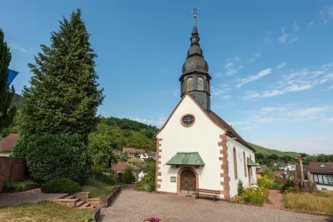 Waldhambach Kirche Forderansicht (© Verein SÜW Annweiler e.V., Dominik Ketz)