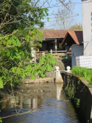 Blick auf die Obermühle mit Spiegelbach