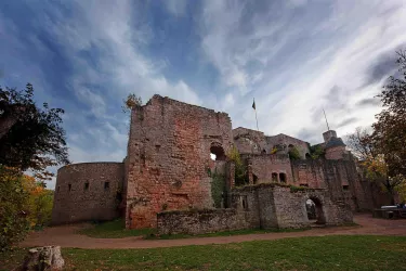 Burg Nanstein (© TI Landstuhl)