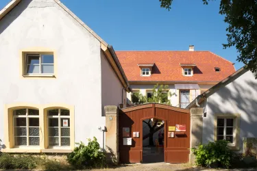 Mandelblütenhof Gimmeldingen, Außenansicht