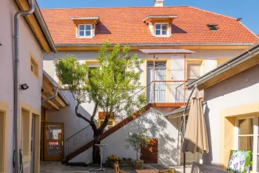 Mandelblütenhof Gimmeldingen, Innenhof Bild 1