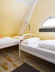 Schlafzimmer 2