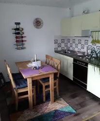 Küche und Essbereich (© Archiv: Felsenland-Apartment)