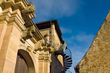 Burgturm Treppe (© Tourist Information Wachenheim)