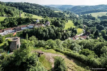 Ausblick von der Burgruine Falkenstein (© Pfalz.Touristik e.V., Florian Trykowski)