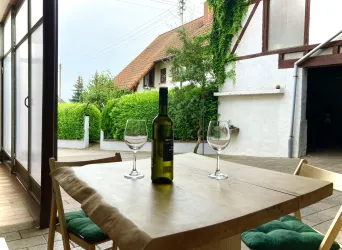 Sitzbereich im Hof