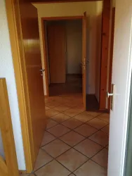 Eingangsbereich mit Flur EG