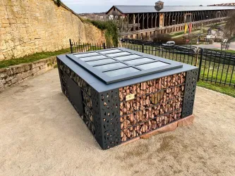 Terroirtisch auf der Mandelterrasse