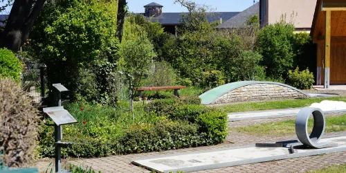 Minigolfplatz mit Gradierbau (© Stadt Bad Dürkheim)