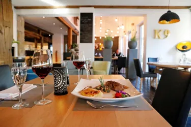 Lammteller auf Tisch (© Hotel-Restaurant Fronmühle)