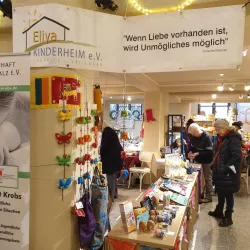 Besucher im Kulturmarkt (© Stadt Kaiserslautern)