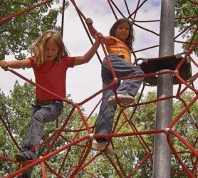 Stadtpark Spielplatz  (© Stadt Kaiserslautern)