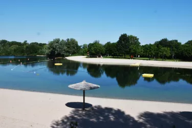 Sandstrand am Badesee Rülzheim (© Verbandsgemeinde Rülzheim Sebastian Hör)