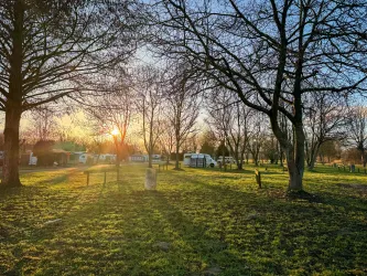 Camping Resort Rülzheim Stellplätze 2 (© Südpfalz-Tourismus Landkreis Germersheim e.V.)