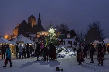 die zauberhafte Winterkulisse der Burgruine