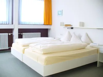 Doppelzimmer Haus A (1) (© Archiv: Maria Rosenberg)