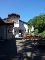 Joggelhütte mit Biergarten