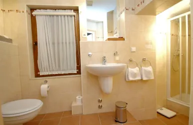 Badezimmer Zimmer 6