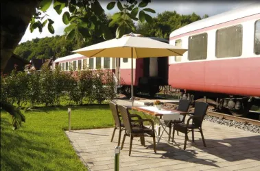 Ferienbahnhof_Terrasse (© Matthäus Burkhart)