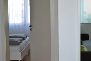 Flur, Blick ins Schlafzimmer