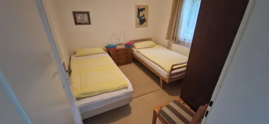 Schlafzimmer 2 (2)